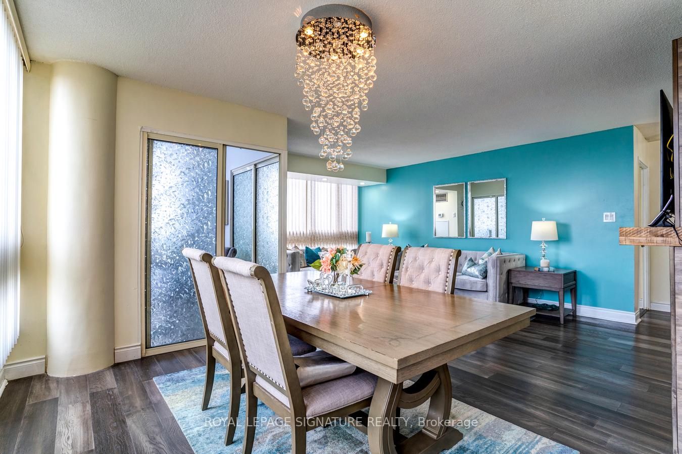 3233 Eglinton Avenue E #802