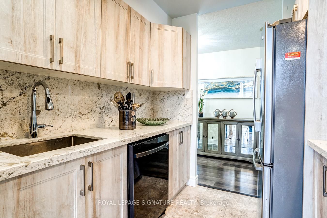 3233 Eglinton Avenue E #802