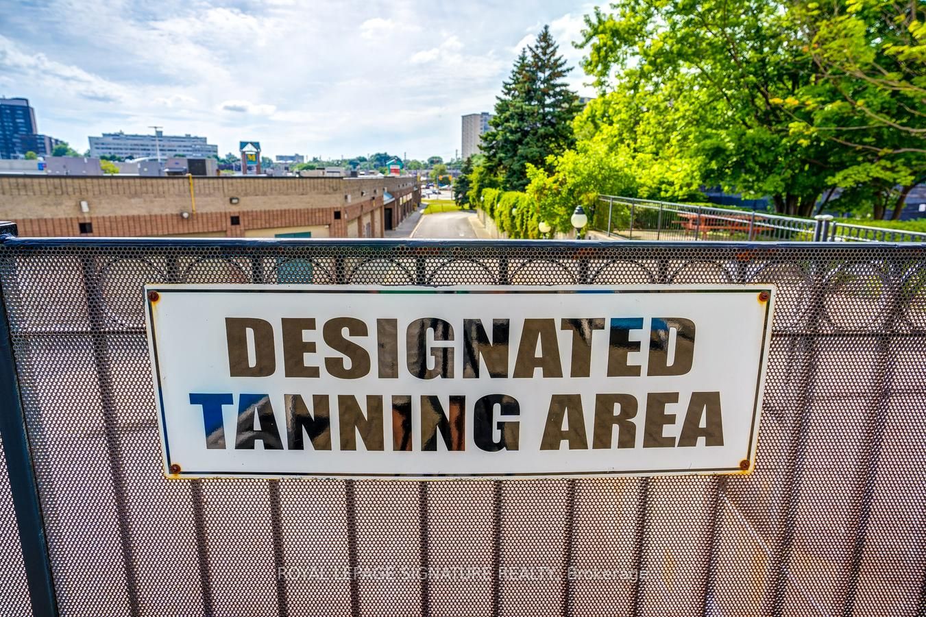 3233 Eglinton Avenue E #802