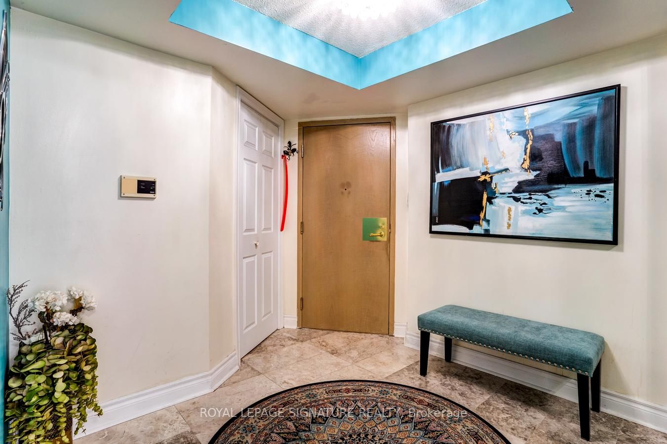 3233 Eglinton Avenue E #802