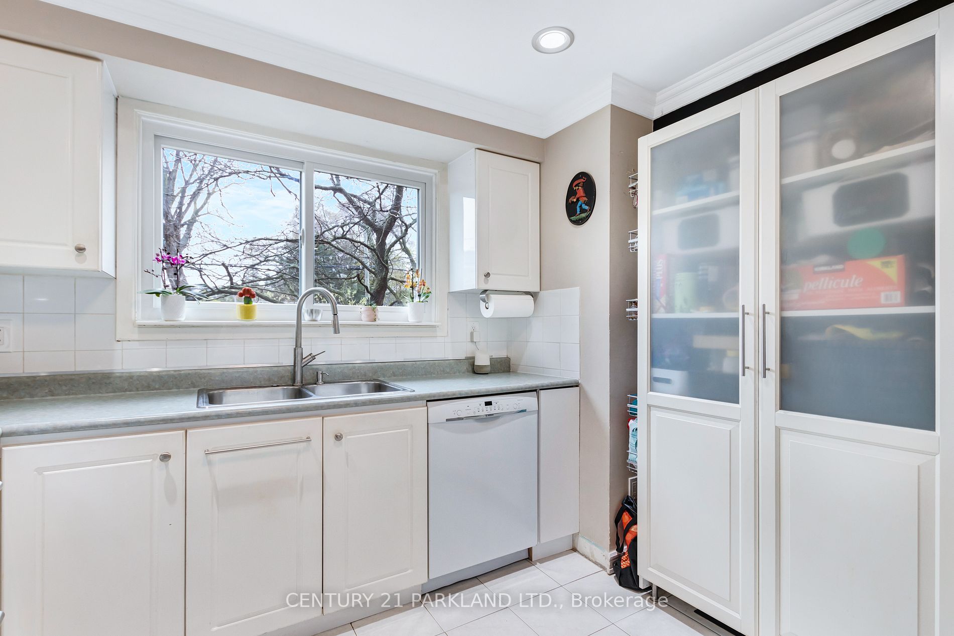 52 Kippendavie Ave