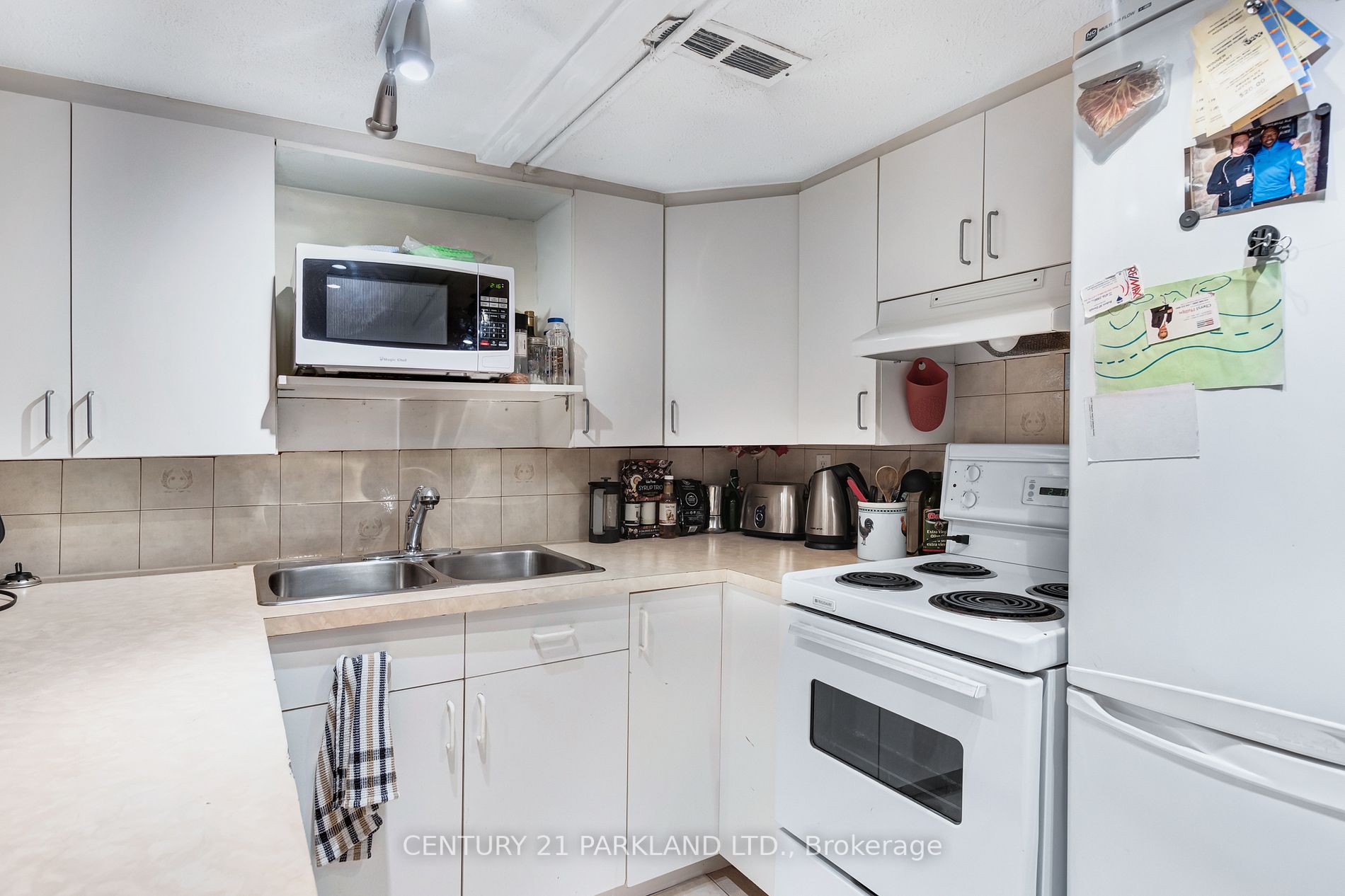 52 Kippendavie Ave