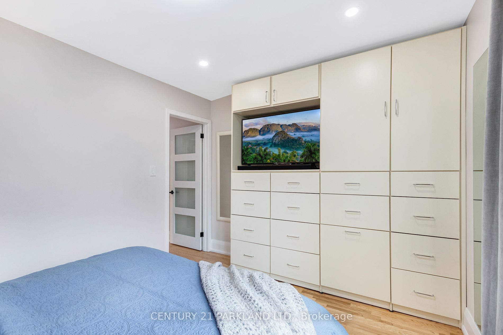 52 Kippendavie Ave