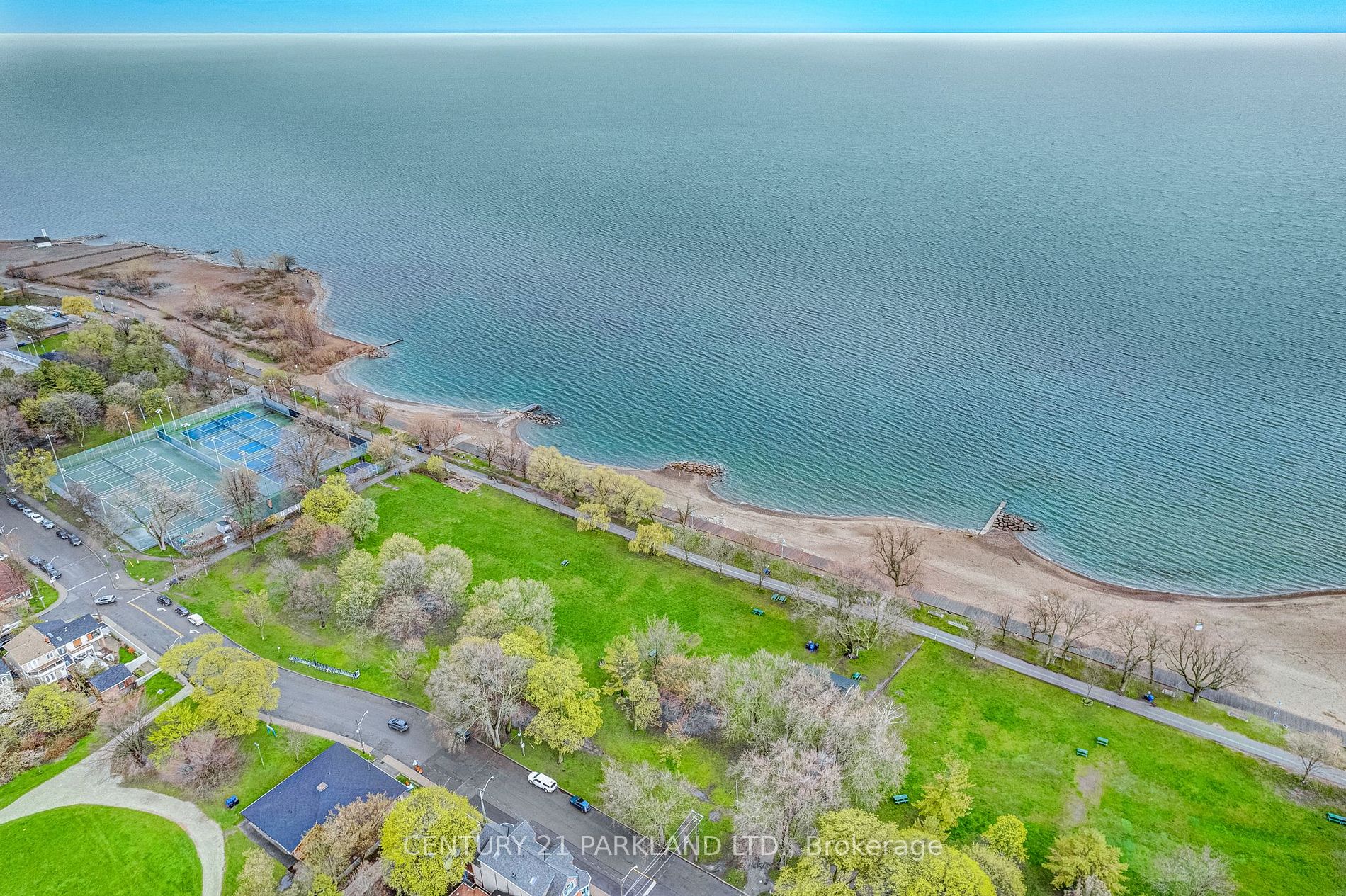 52 Kippendavie Ave