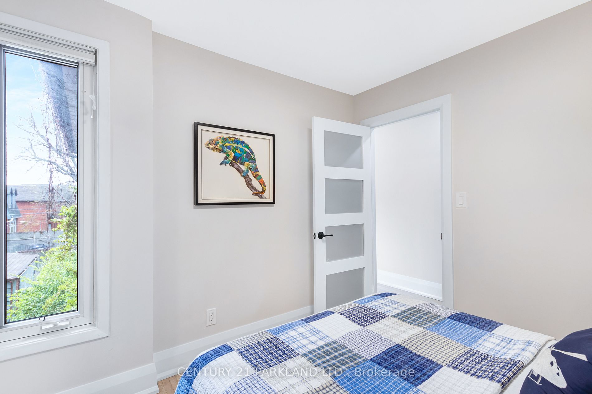 52 Kippendavie Ave