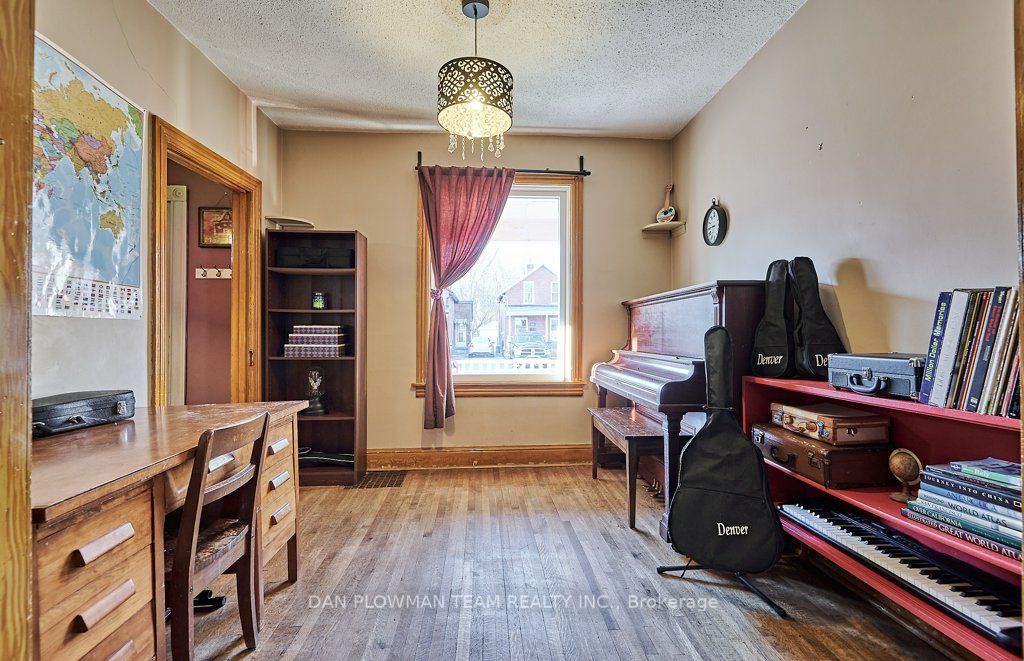 121 Stacey Avenue