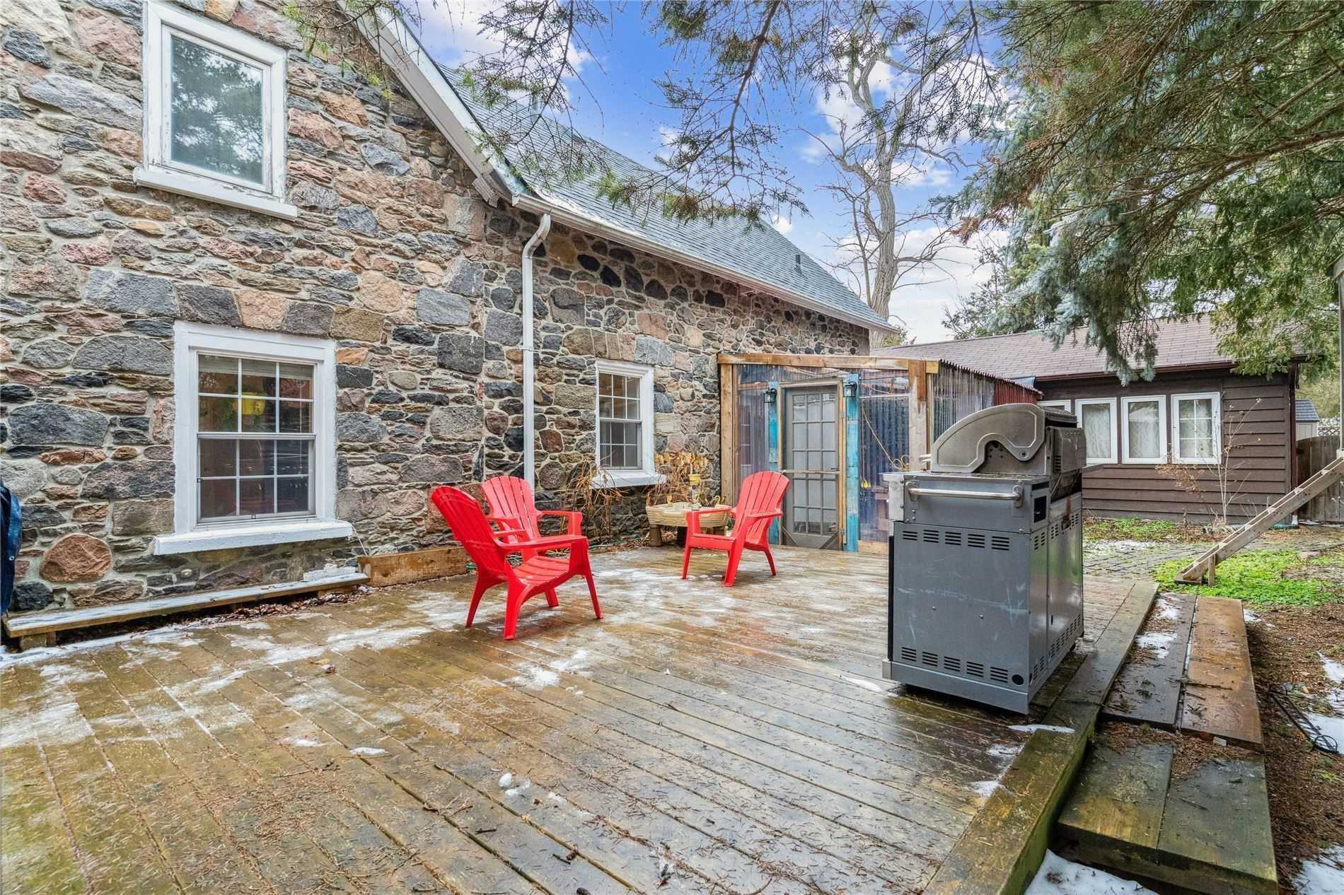 2319 Wildwood Cres