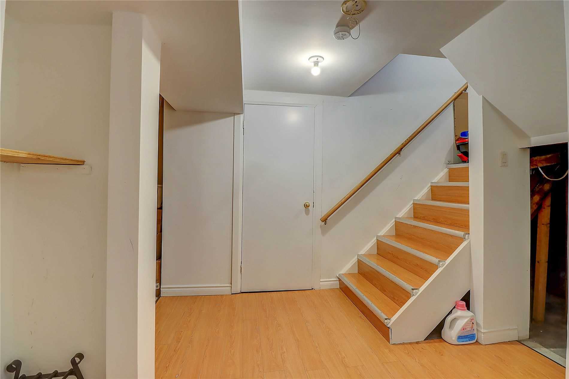 287 Bloor St
