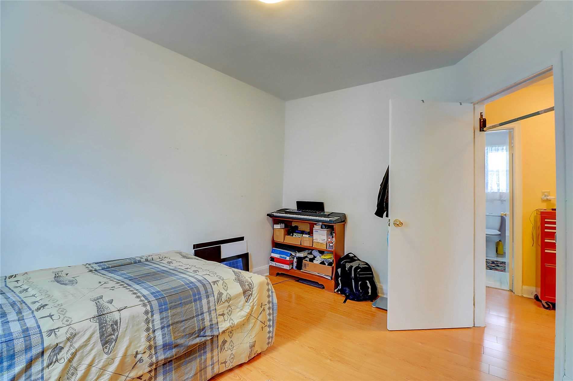 287 Bloor St