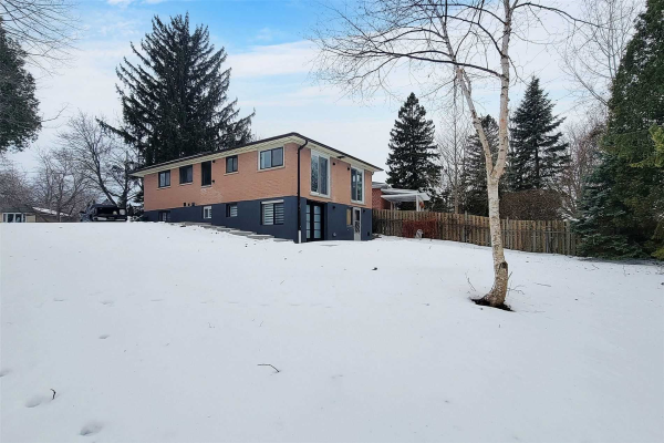 640 Lansdowne Dr, Oshawa