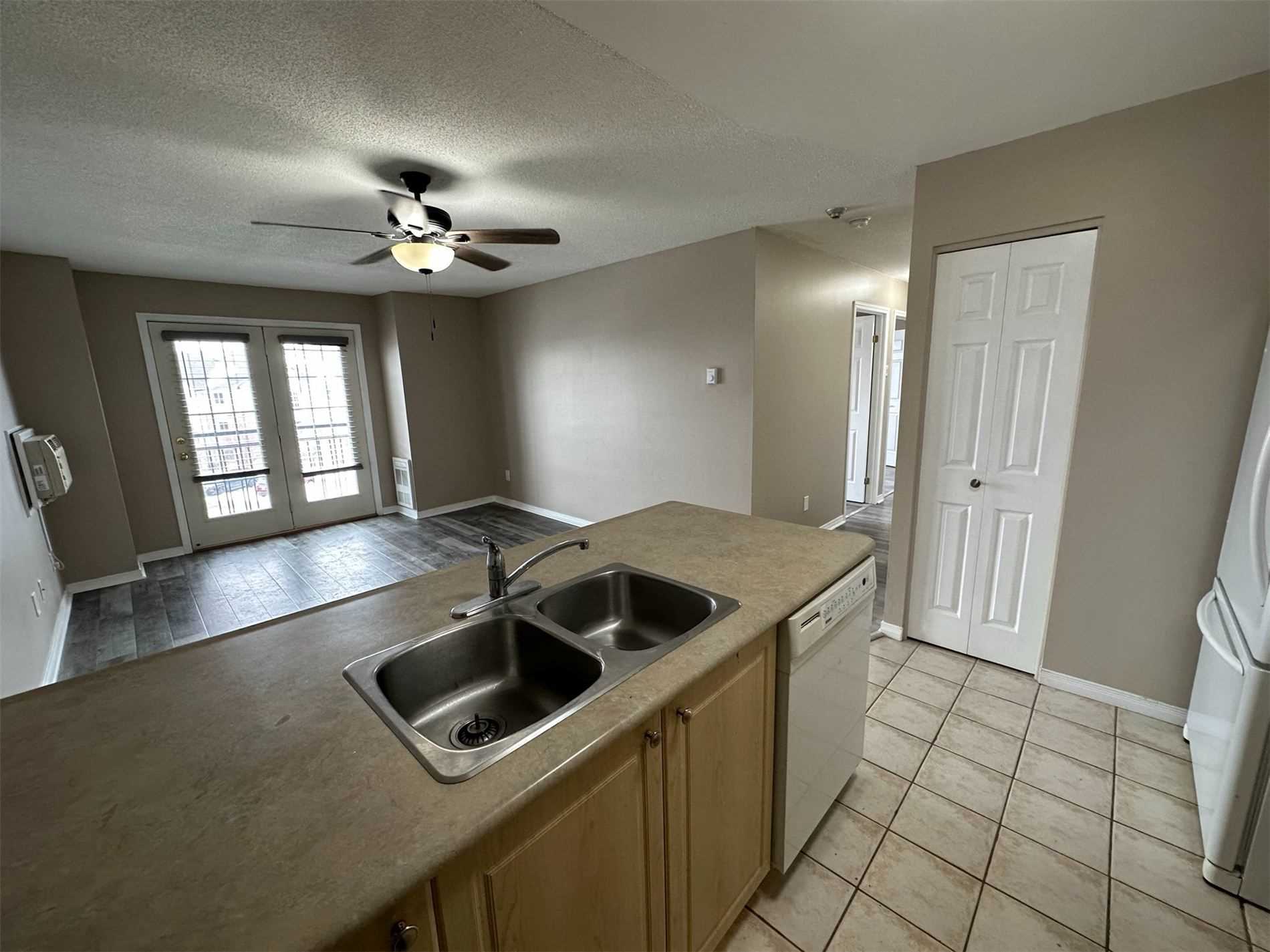 Listing E5946677 - Large Photo # 14