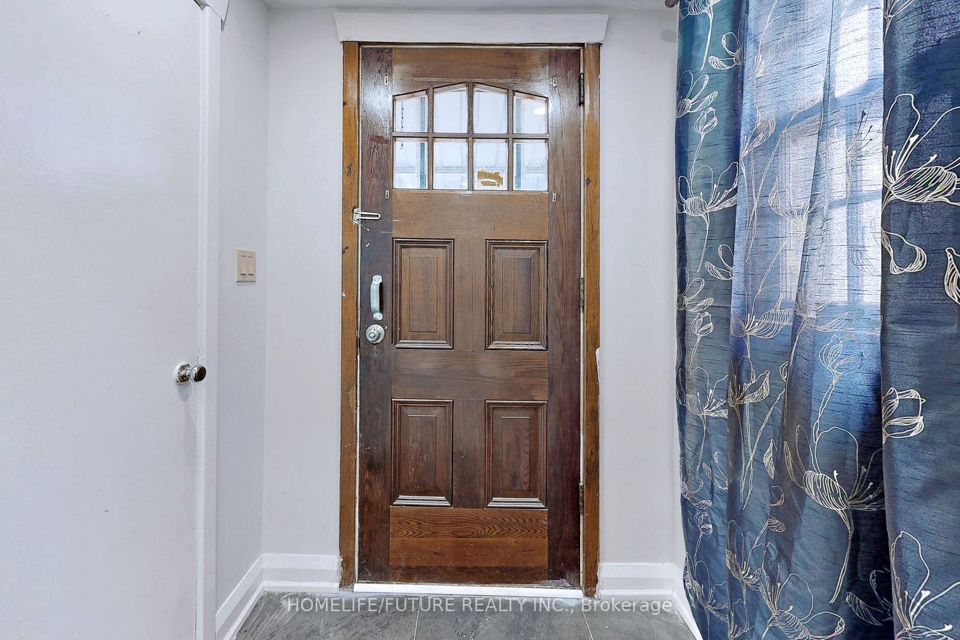 1496 Simcoe Street N
