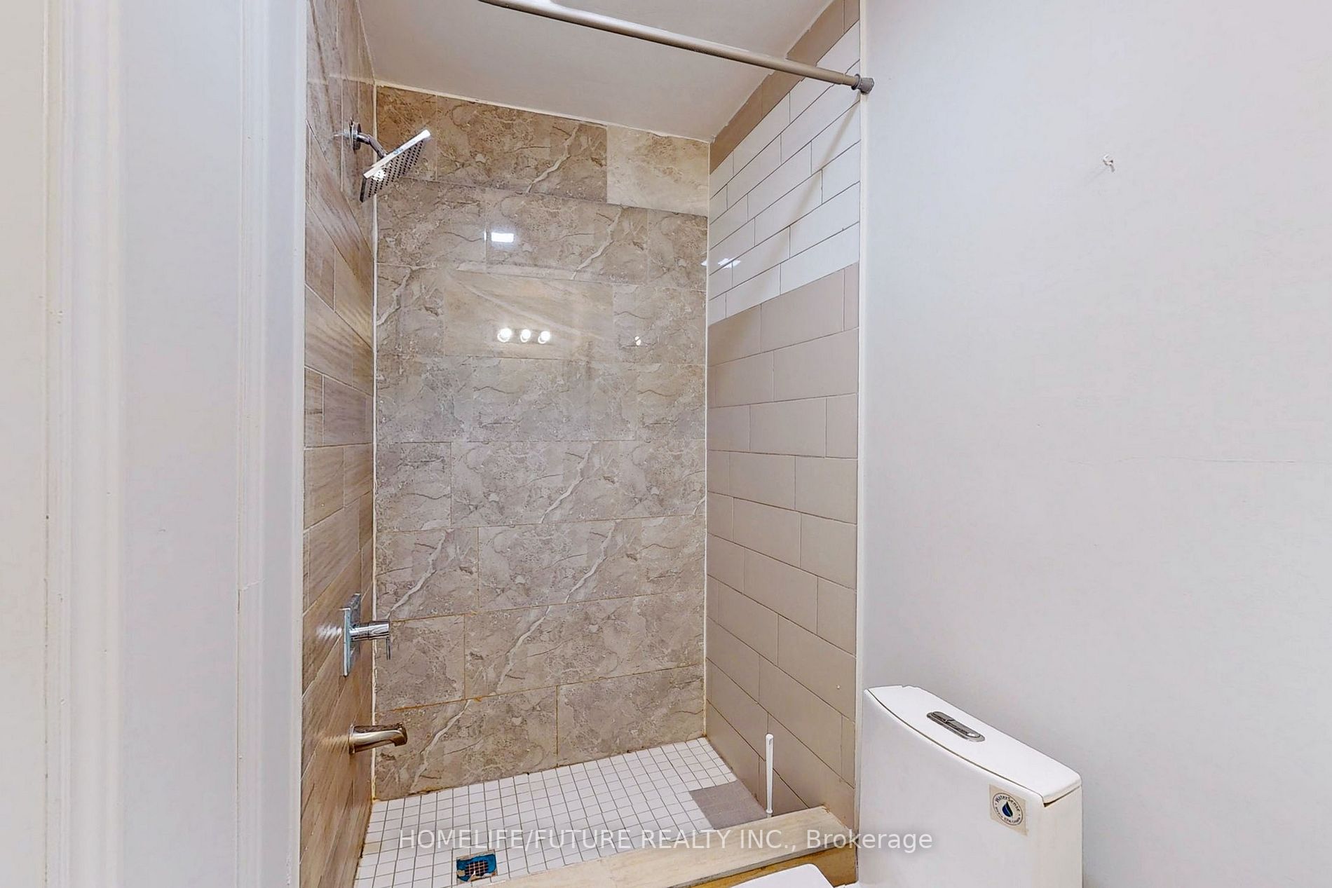 1496 Simcoe Street N
