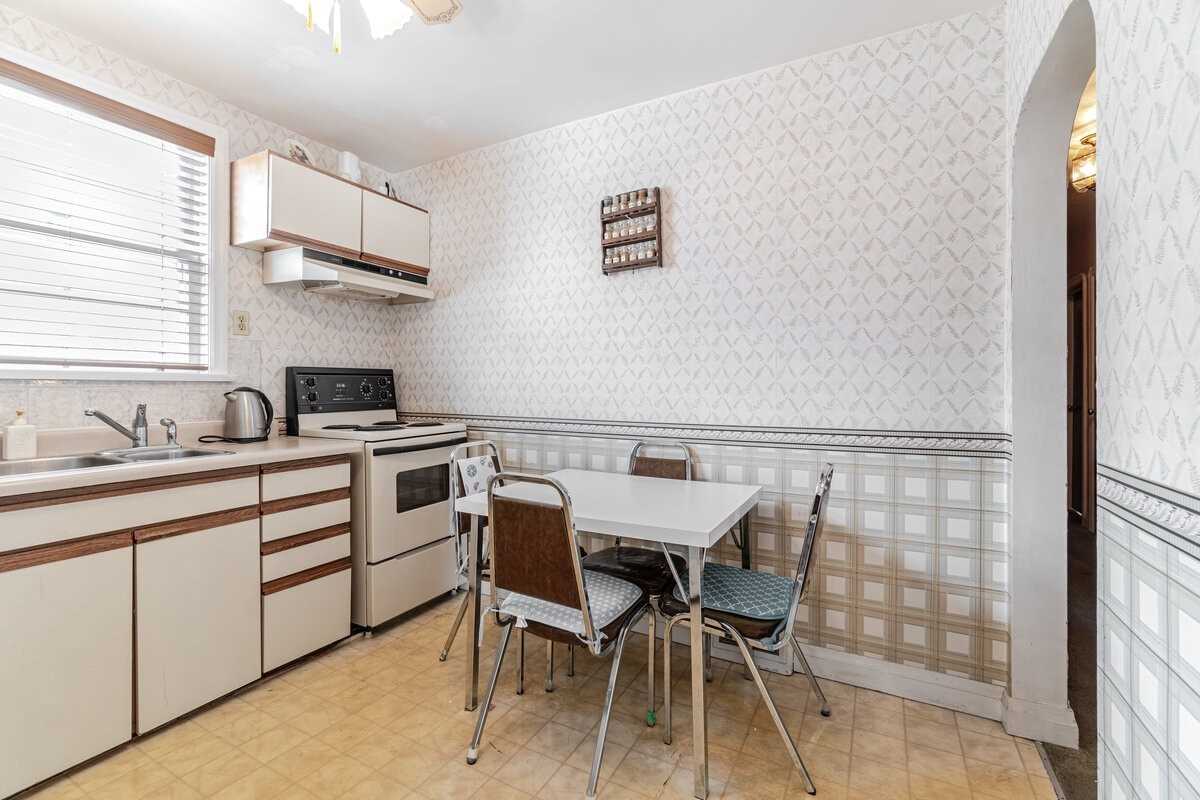 102 Central Park Boulevard S