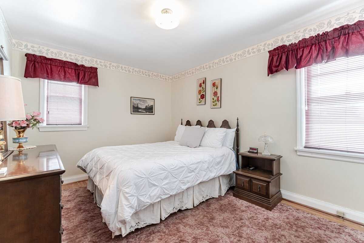 102 Central Park Boulevard S