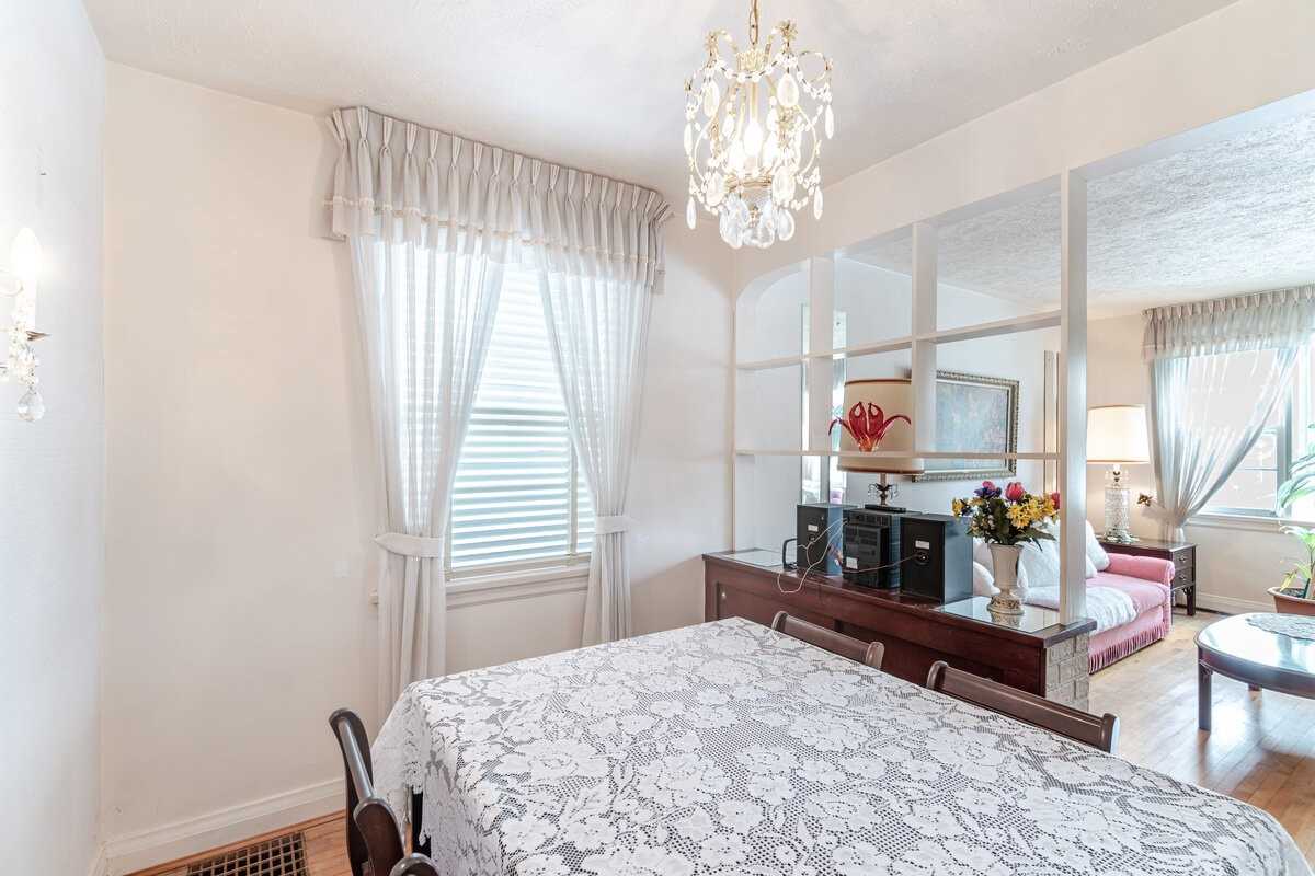 102 Central Park Boulevard S