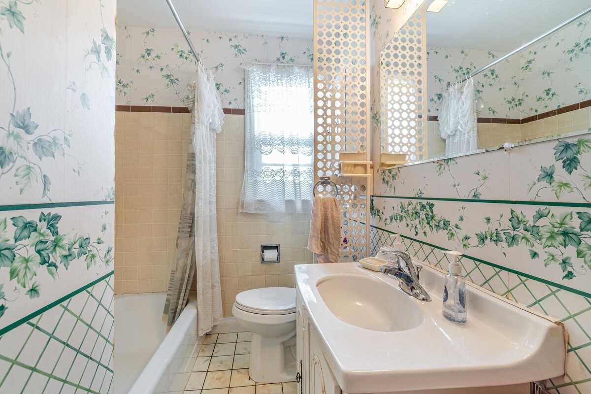 102 Central Park Boulevard S