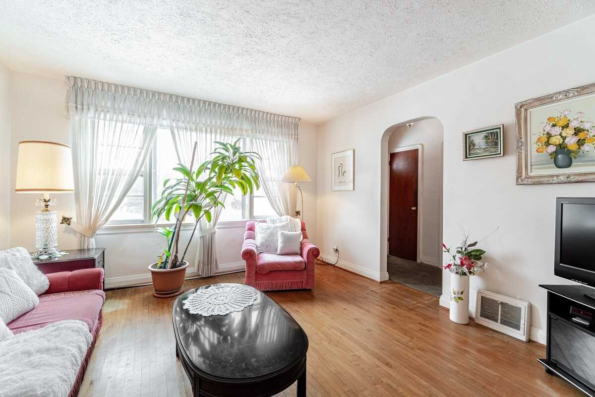 102 Central Park Boulevard S