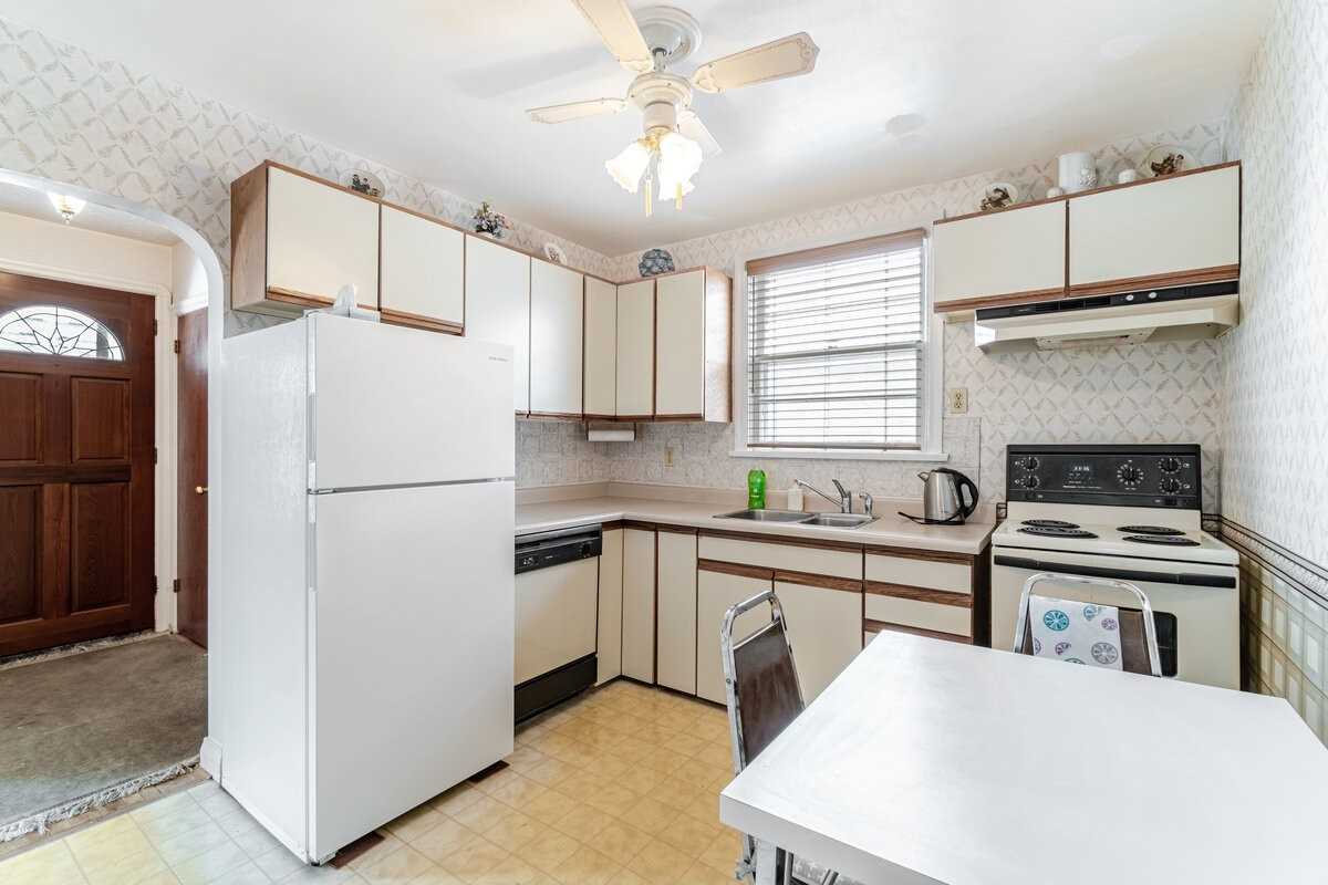 102 Central Park Boulevard S