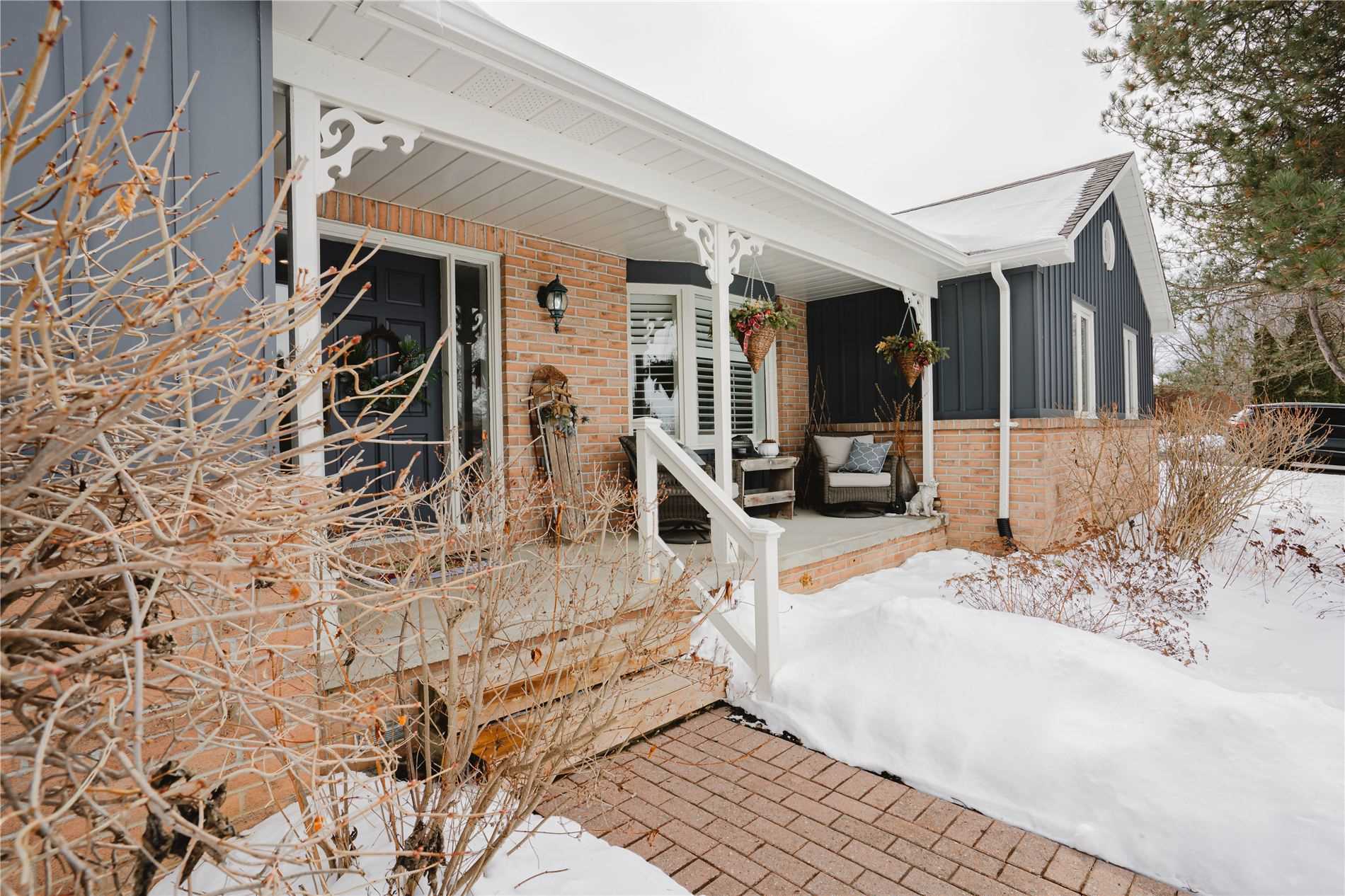 97 Ambleside Dr
