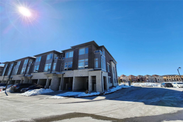 384 Arctic Red Dr, Oshawa