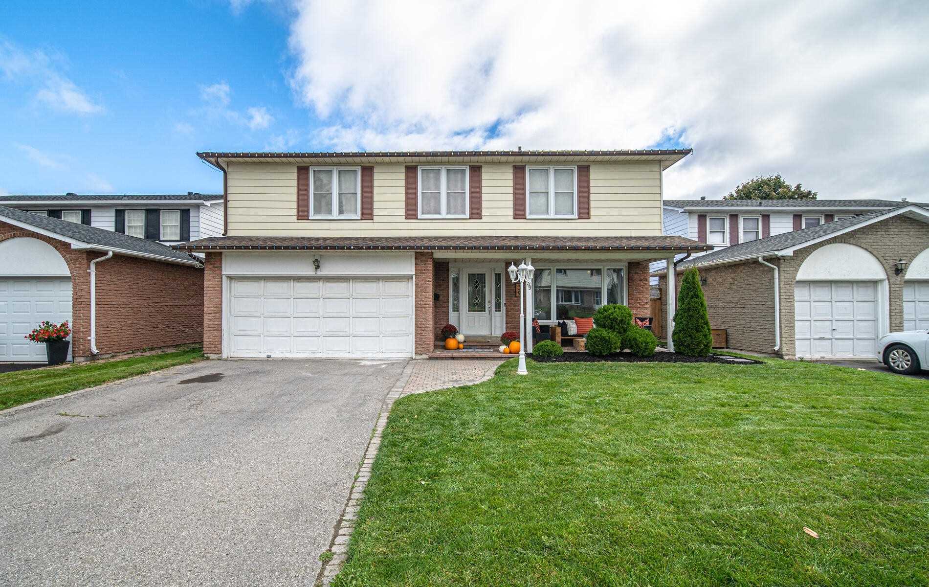 39 Rhonda Boulevard