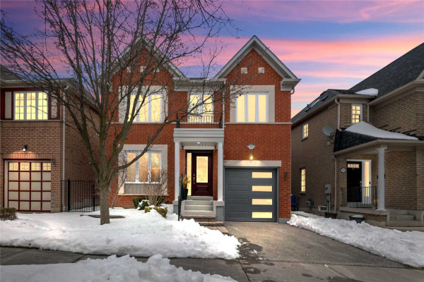 113 Mcsweeney Cres, Ajax