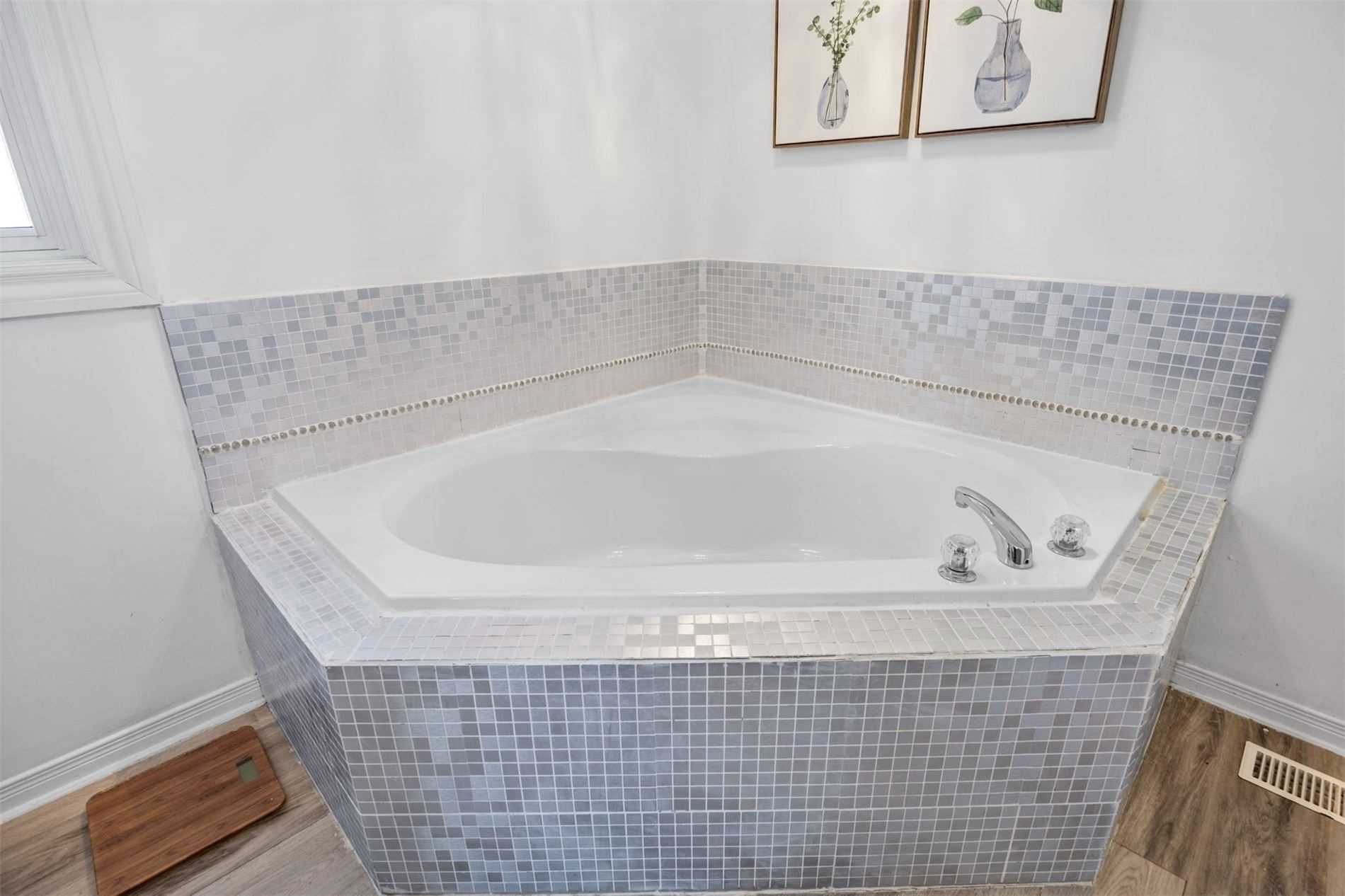 Listing E5955807 - Large Photo # 29