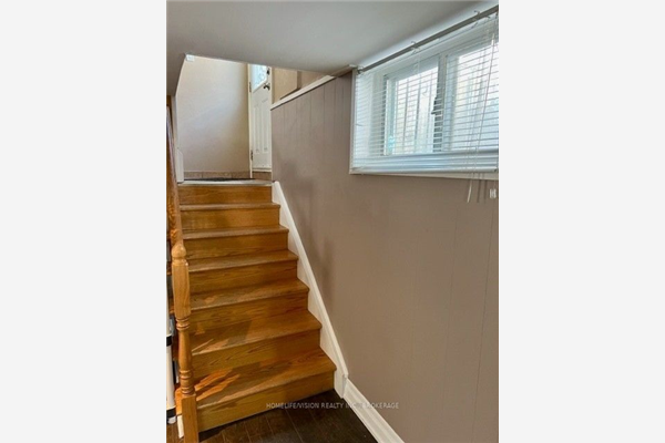 14 Droxford Ave, Toronto
