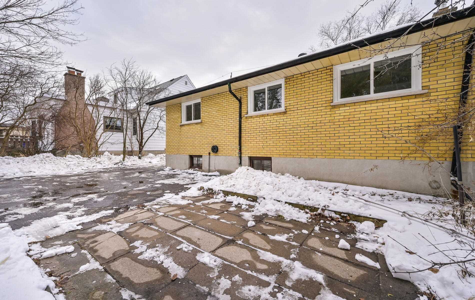 167 Harmony Road N