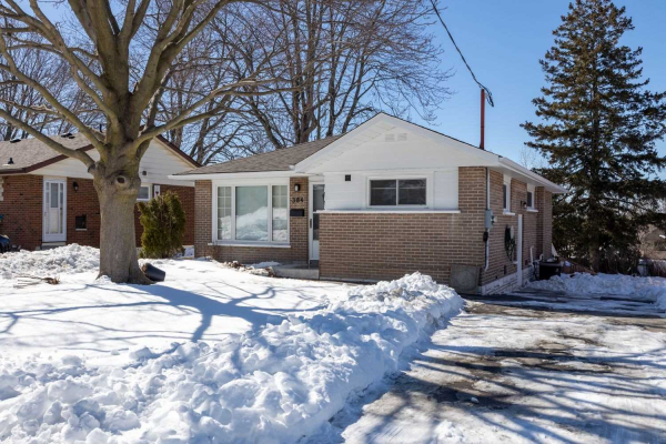 384 Elizabeth St, Oshawa