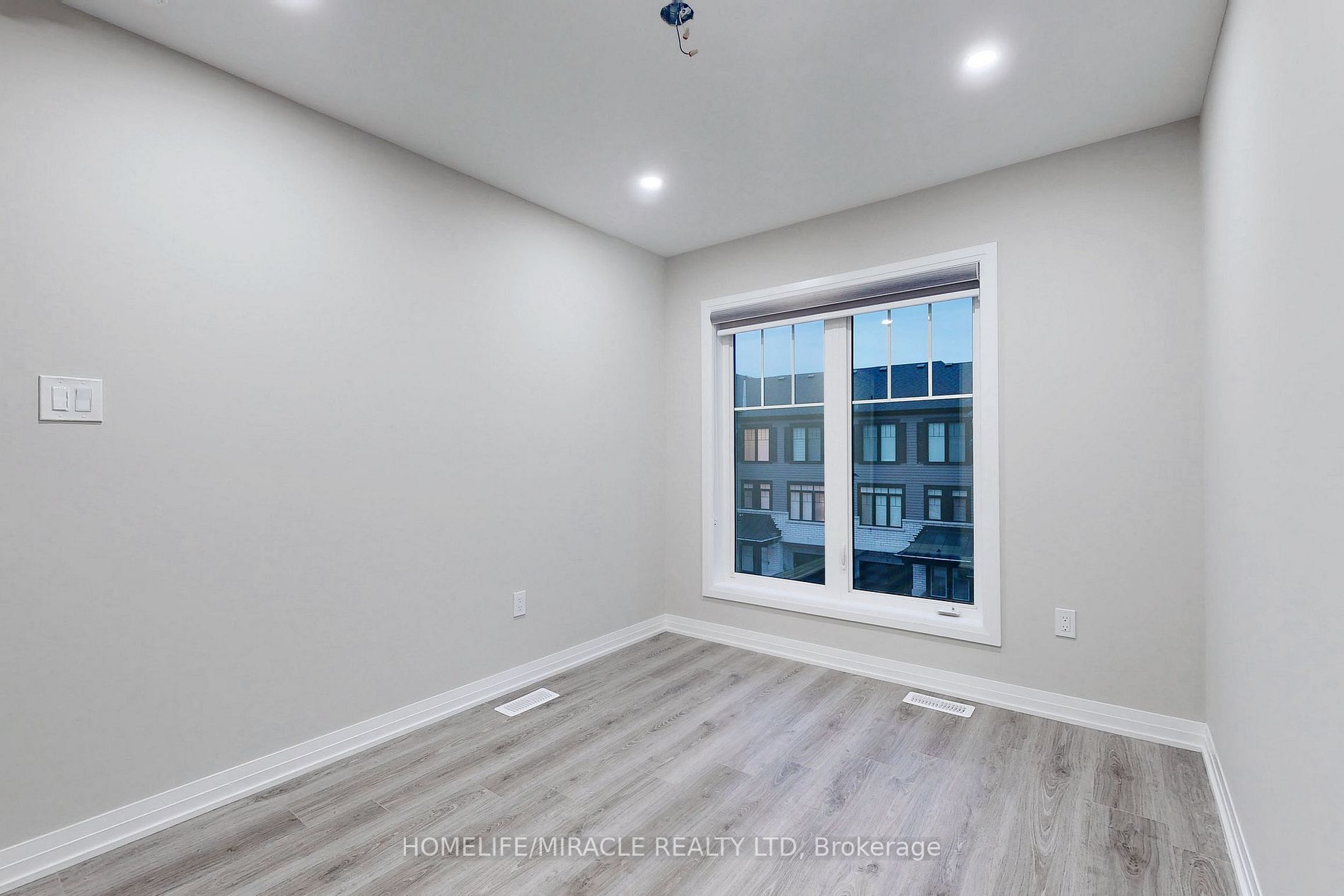 6 Ambereen Place