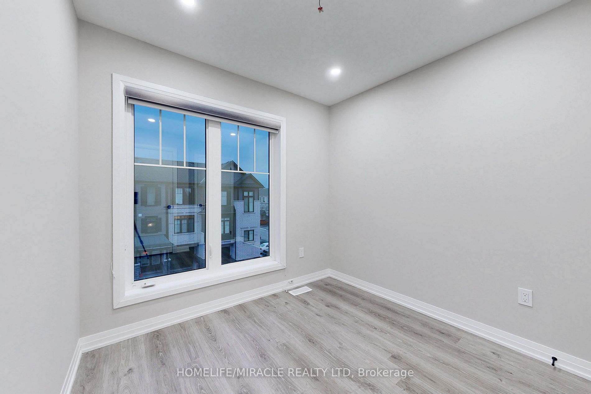 6 Ambereen Place