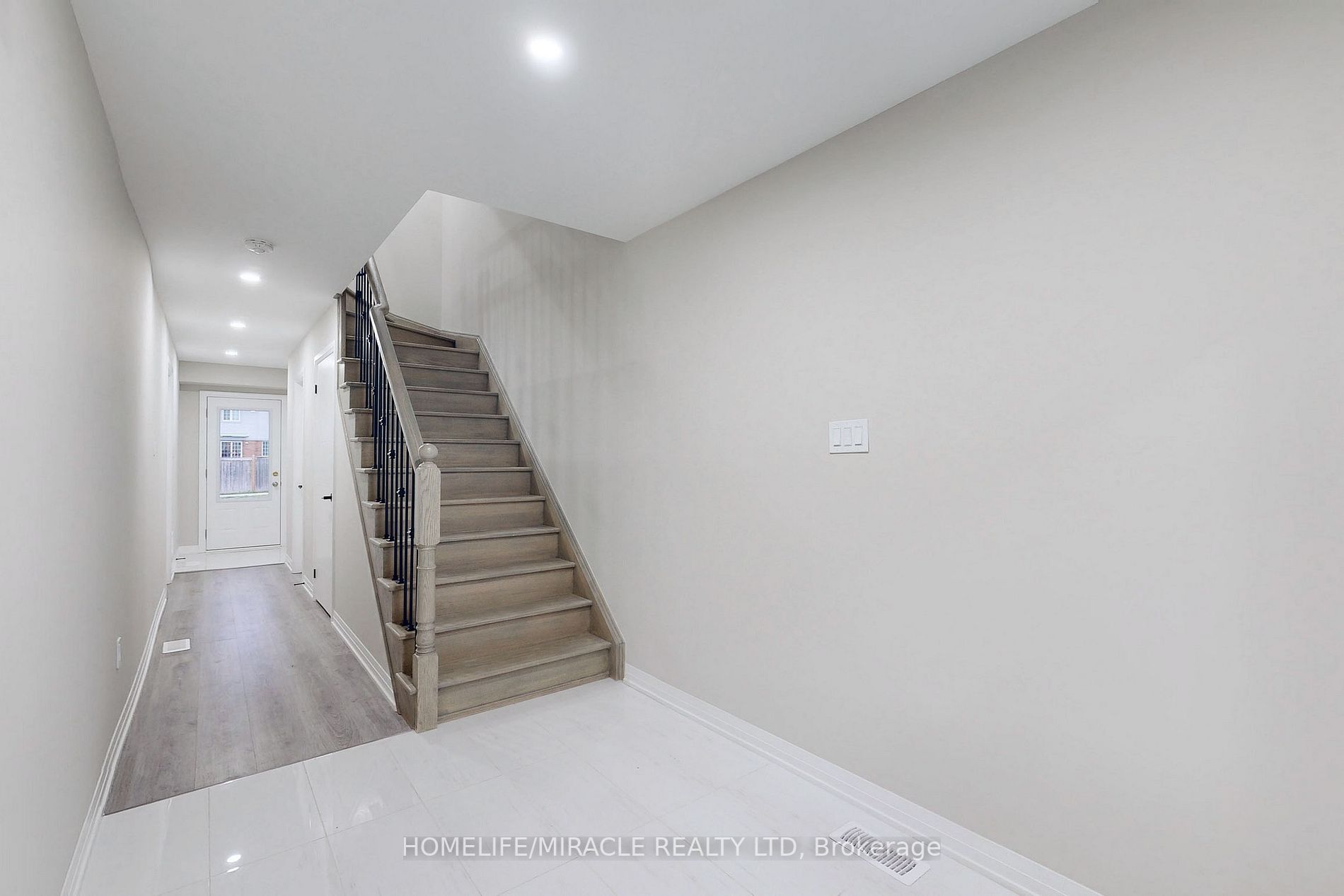 6 Ambereen Place