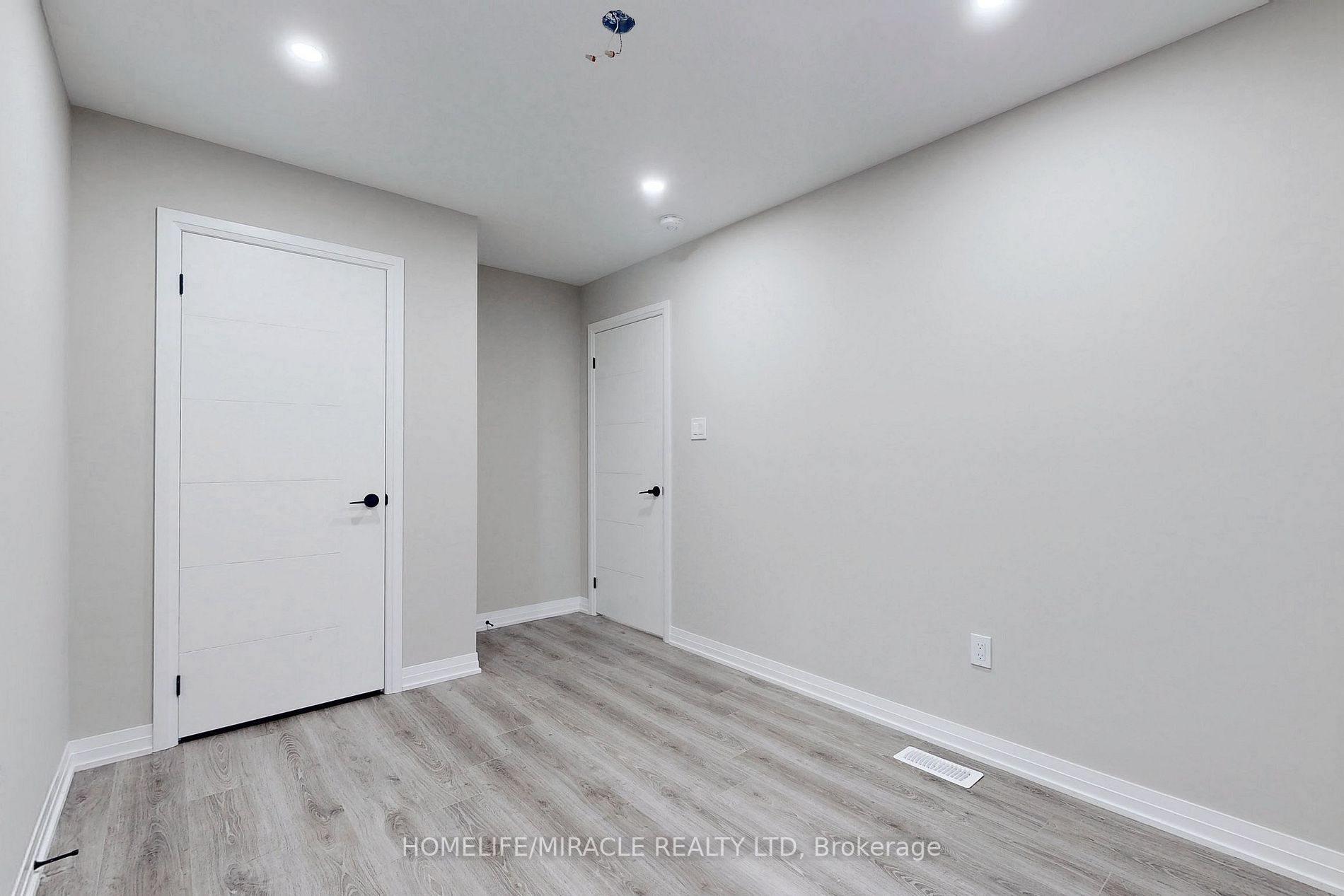 6 Ambereen Place