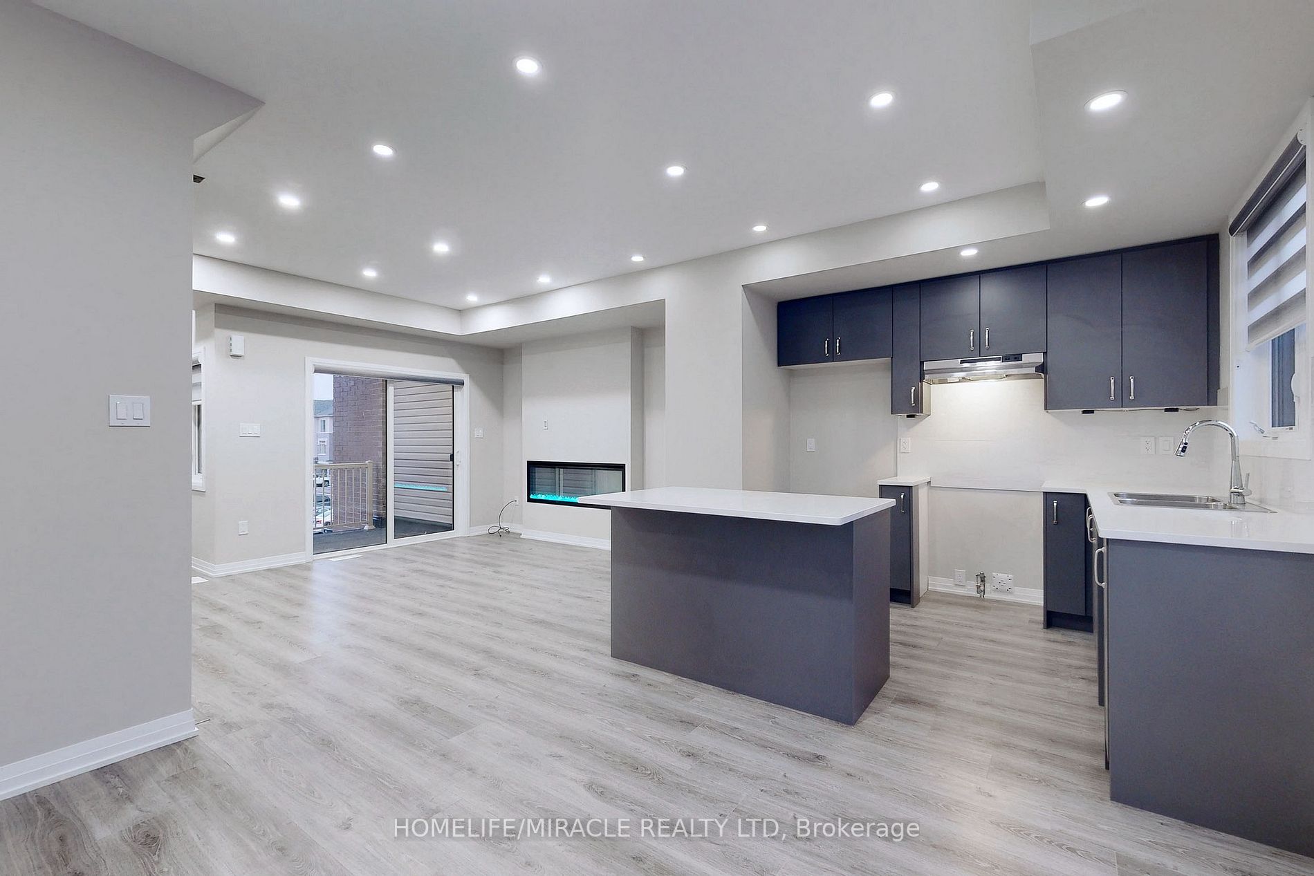 6 Ambereen Place