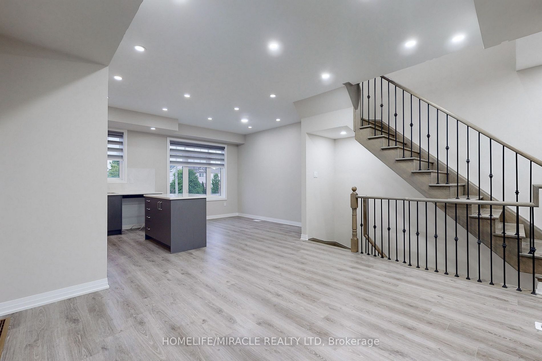 6 Ambereen Place