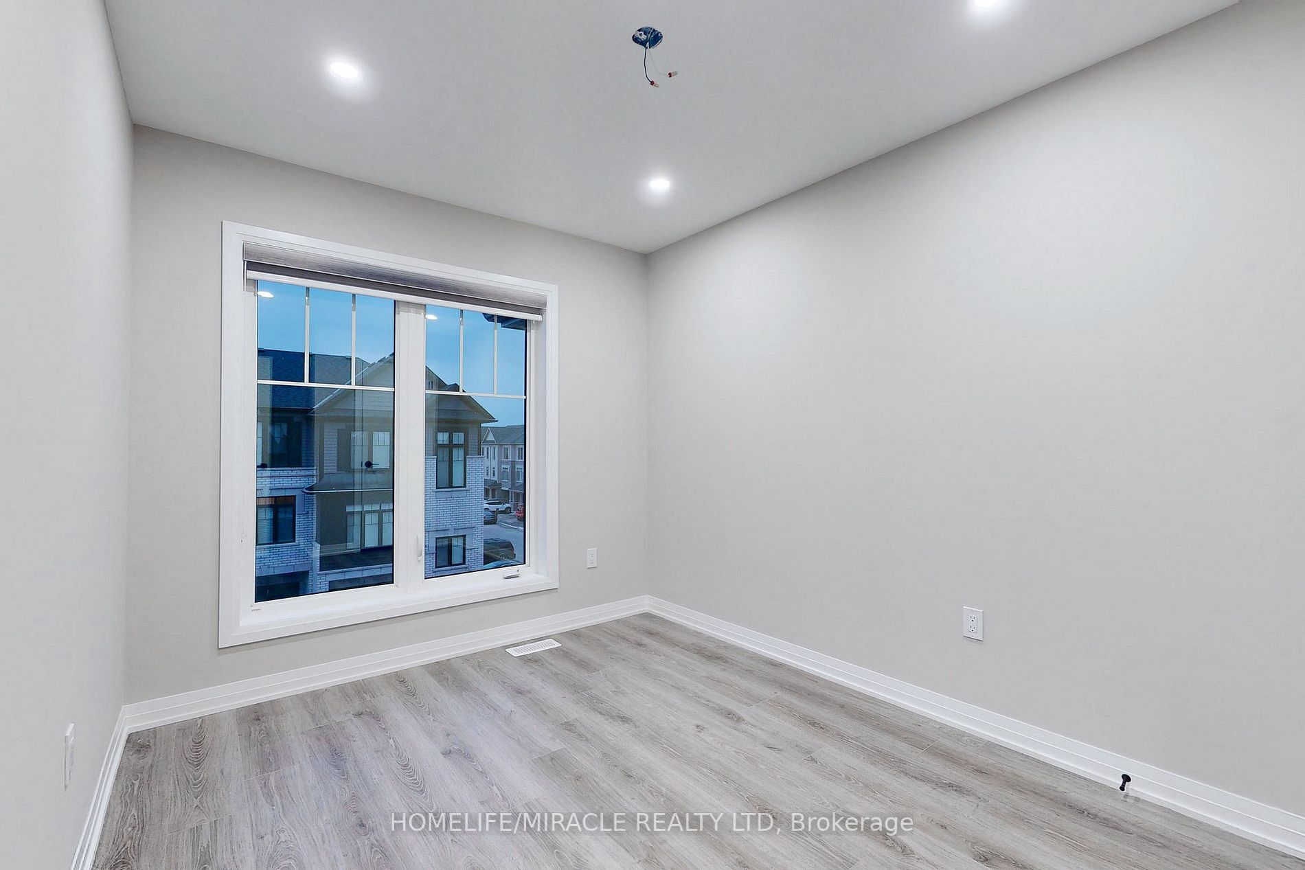 6 Ambereen Place