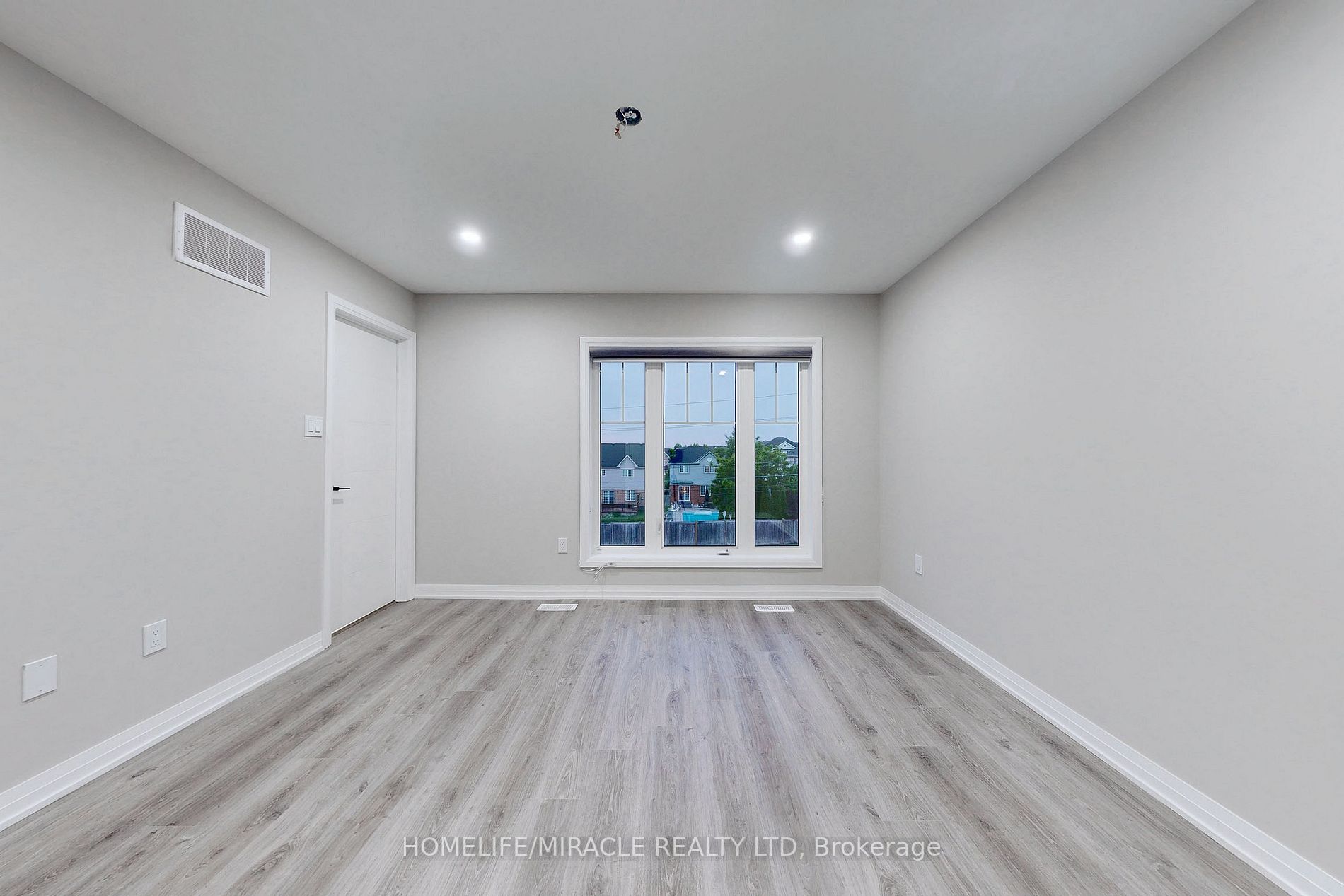 6 Ambereen Place