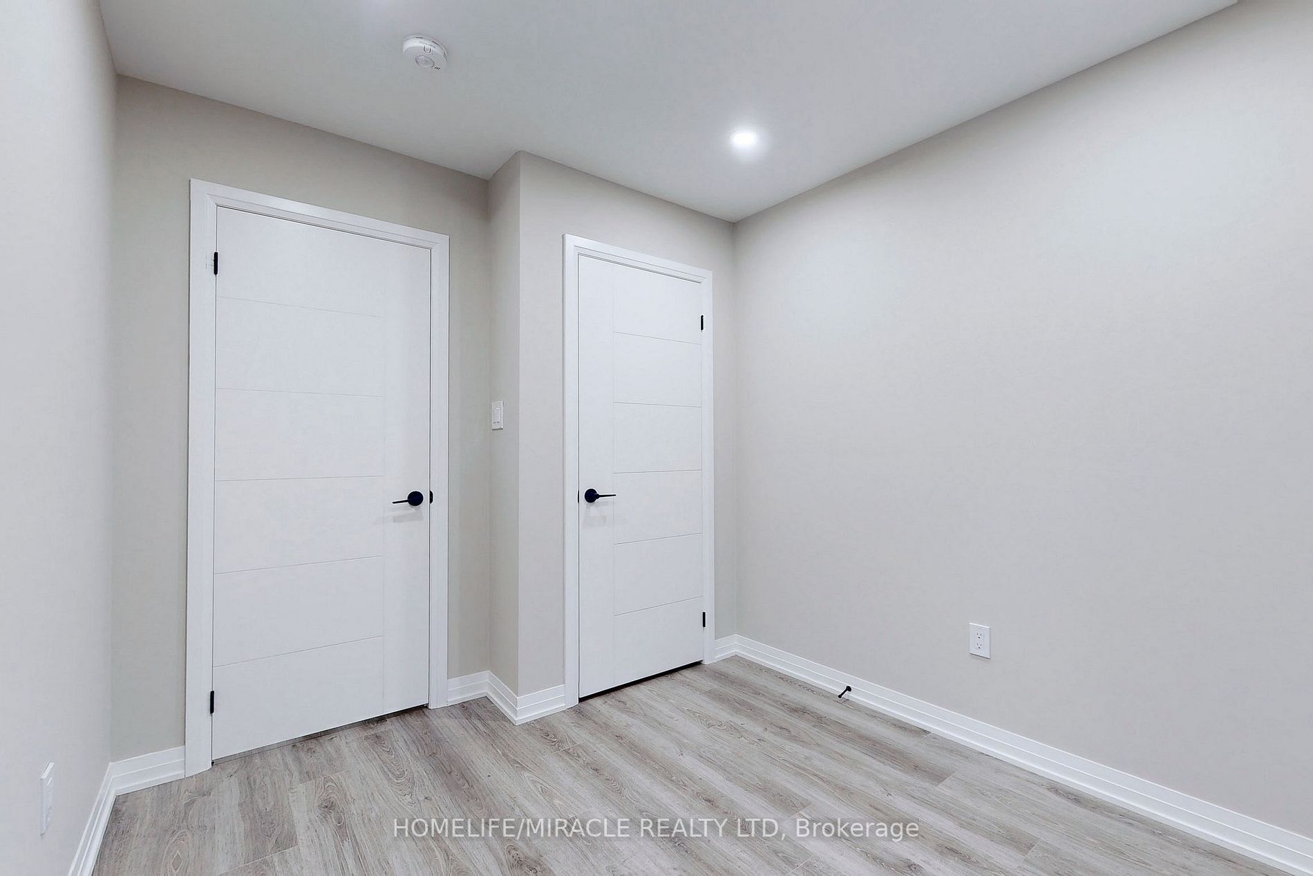 6 Ambereen Place