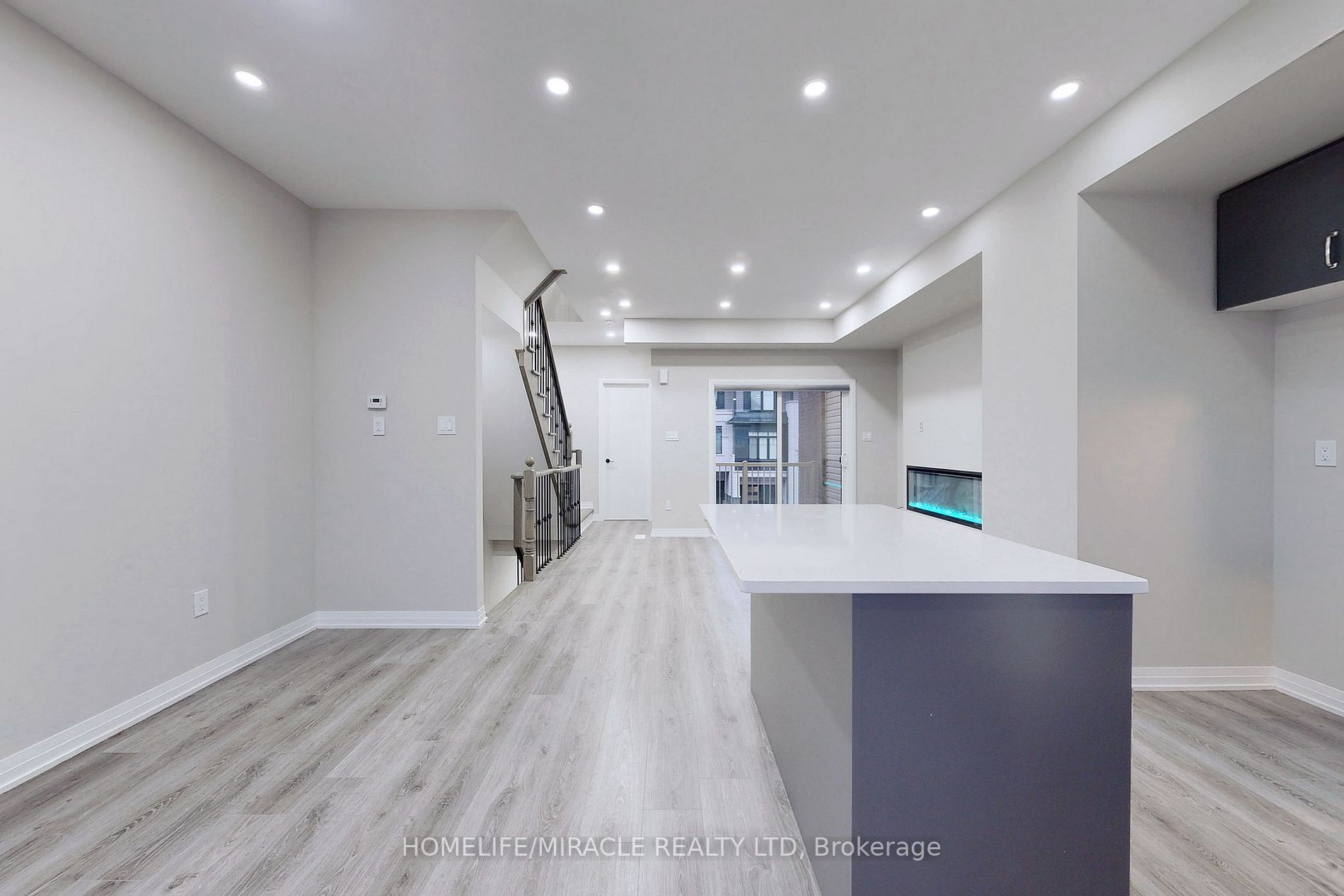 6 Ambereen Place