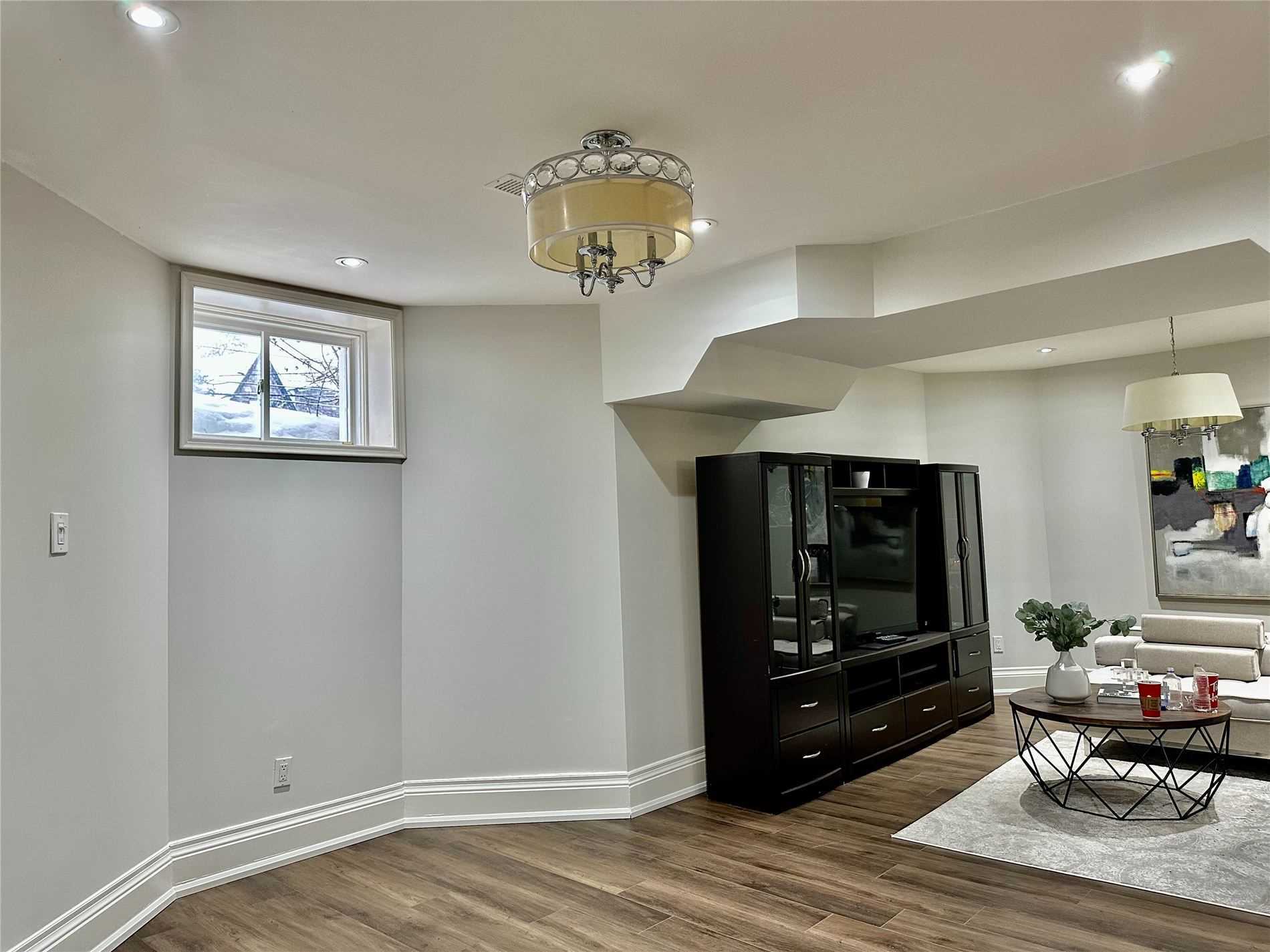 92 Hill Crescent