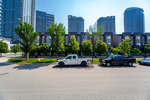 310 Village Green Sq, Toronto