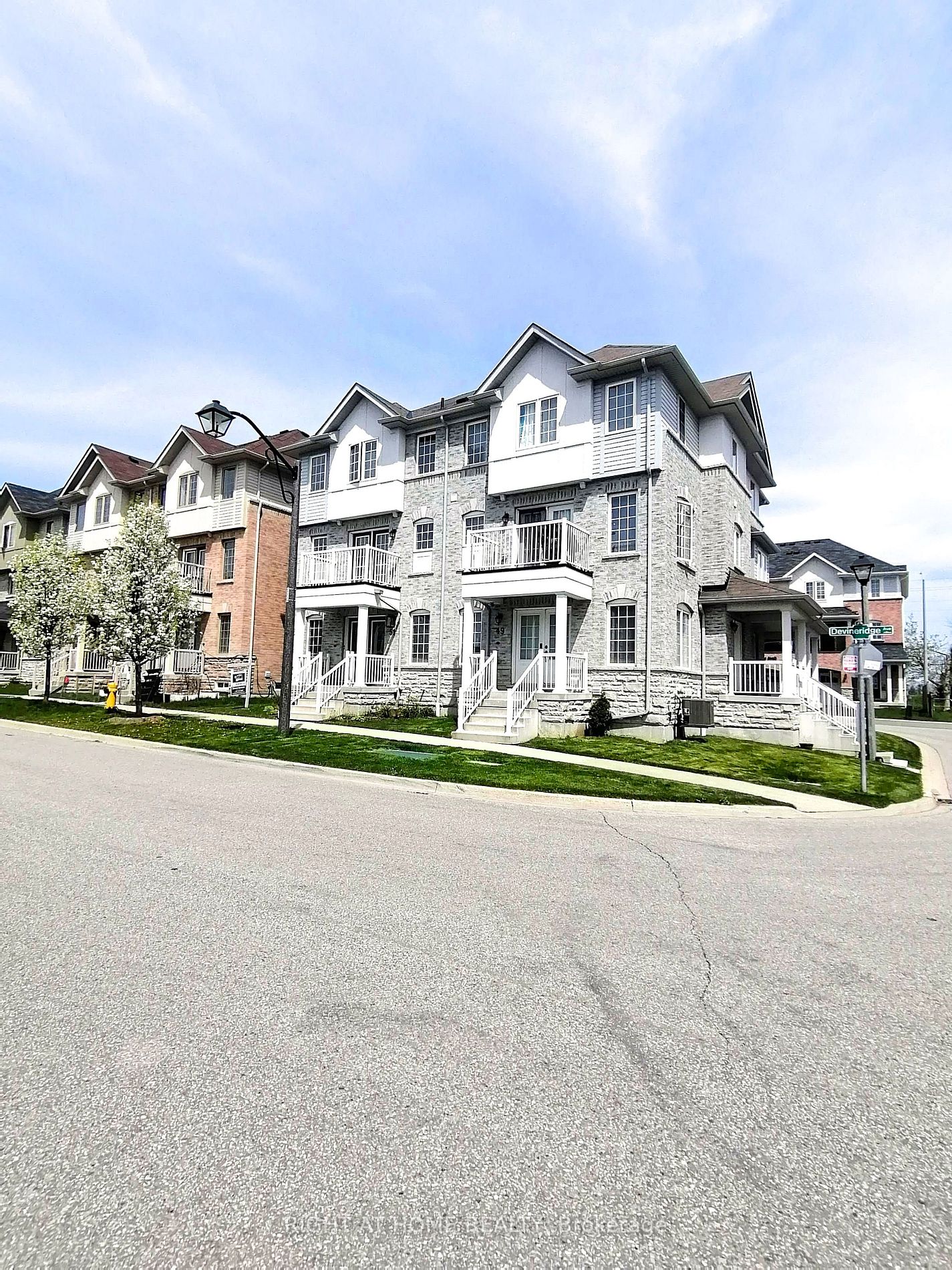 51 Devineridge Avenue