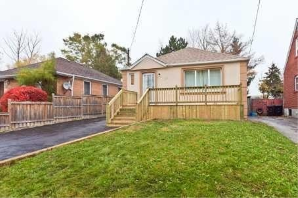 33 Ellington Dr, Toronto