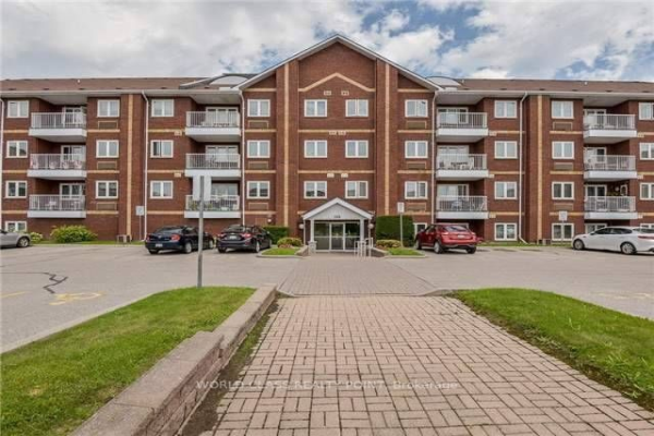 195 Lake Driveway Dr, Ajax