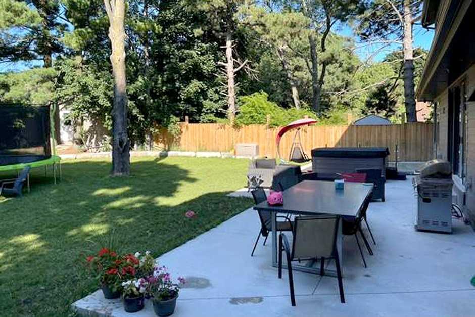 18 Windy Ridge Dr