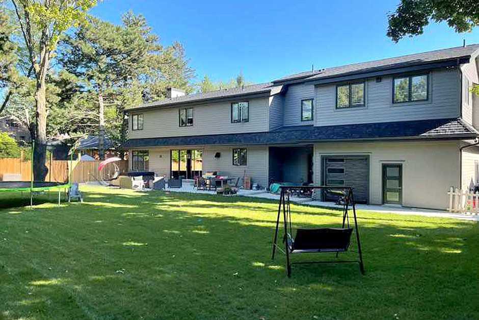 18 Windy Ridge Dr