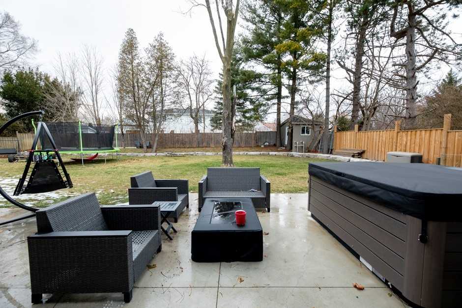 18 Windy Ridge Dr
