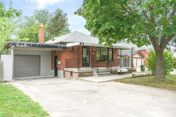 16 Compton Dr, Toronto